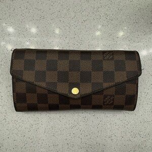 Louis Vuitton Sarah Wallet